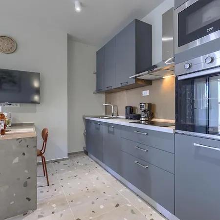 Maslina By Interhome Galižana