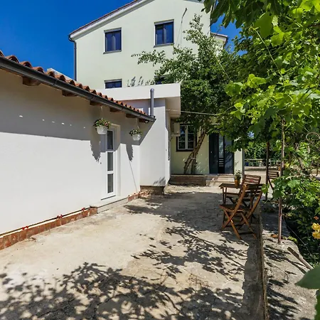 Apartmán Maslina By Interhome Galižana